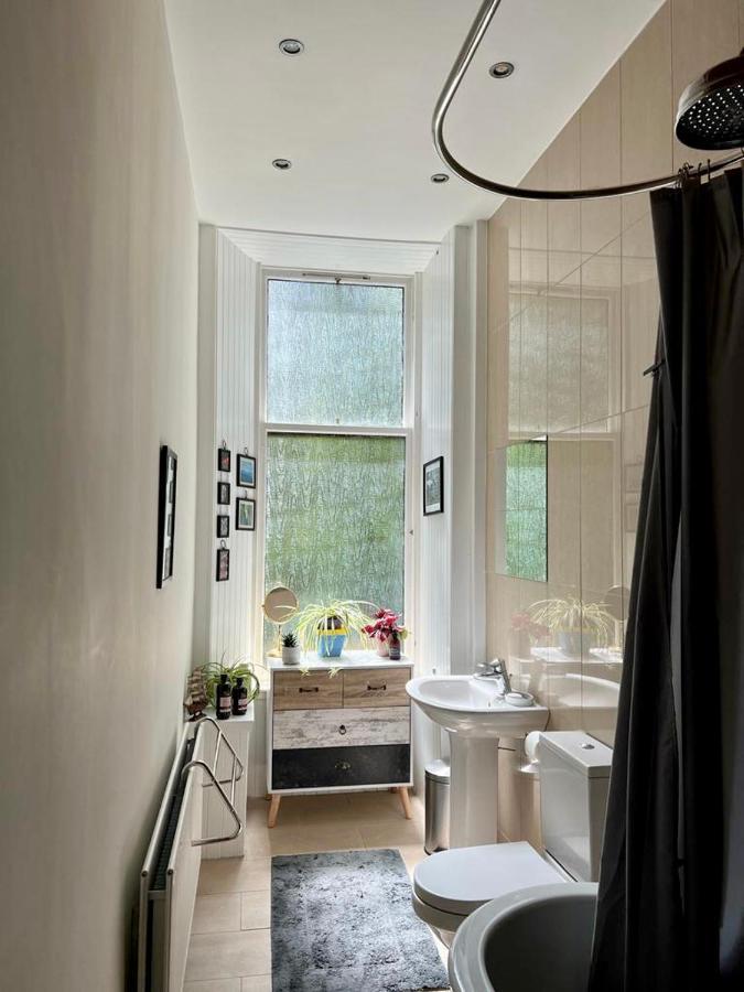 Beautiful Double Room In Idyllic West End Townhouse Glasgow Exteriör bild